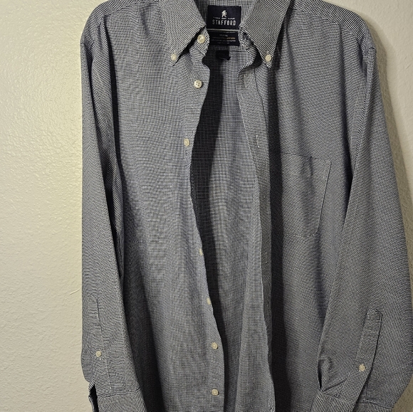 Men's Stafford Button Down Shirt in a dark blue and white design. 16 1/2 - 32/33 - Picture 7 of 10